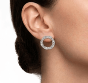 SHIMMERING INTERLINKING CIRCLE STUD EARRING best gold plated tarnish and water resistant piece by Irish Jewellery brand - Lynott Jewellery