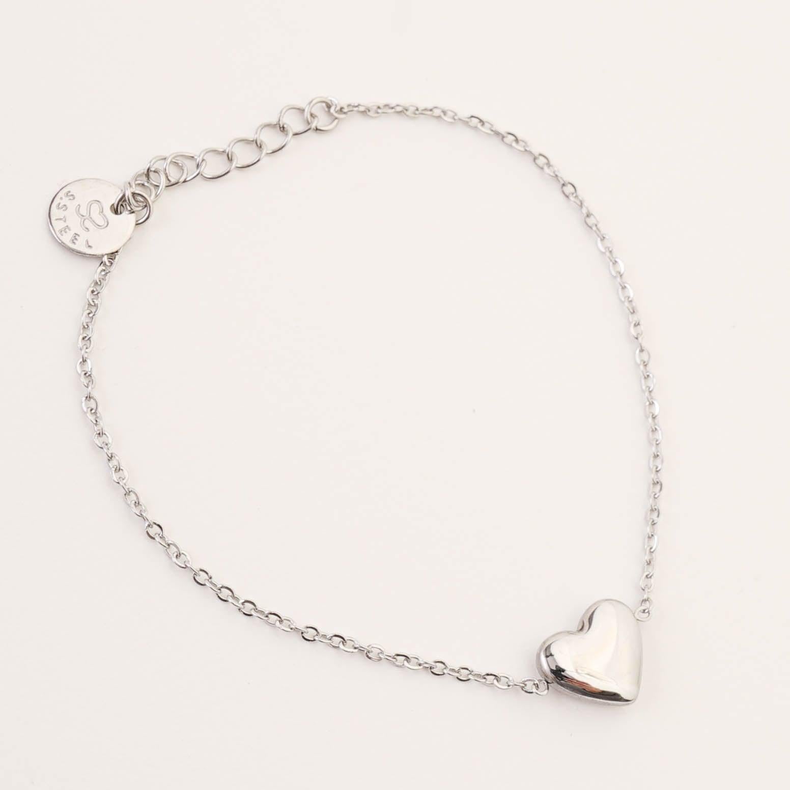 SIMPLE HEART BRACELET best gold plated tarnish and water resistant piece by - Lynott Jewellery