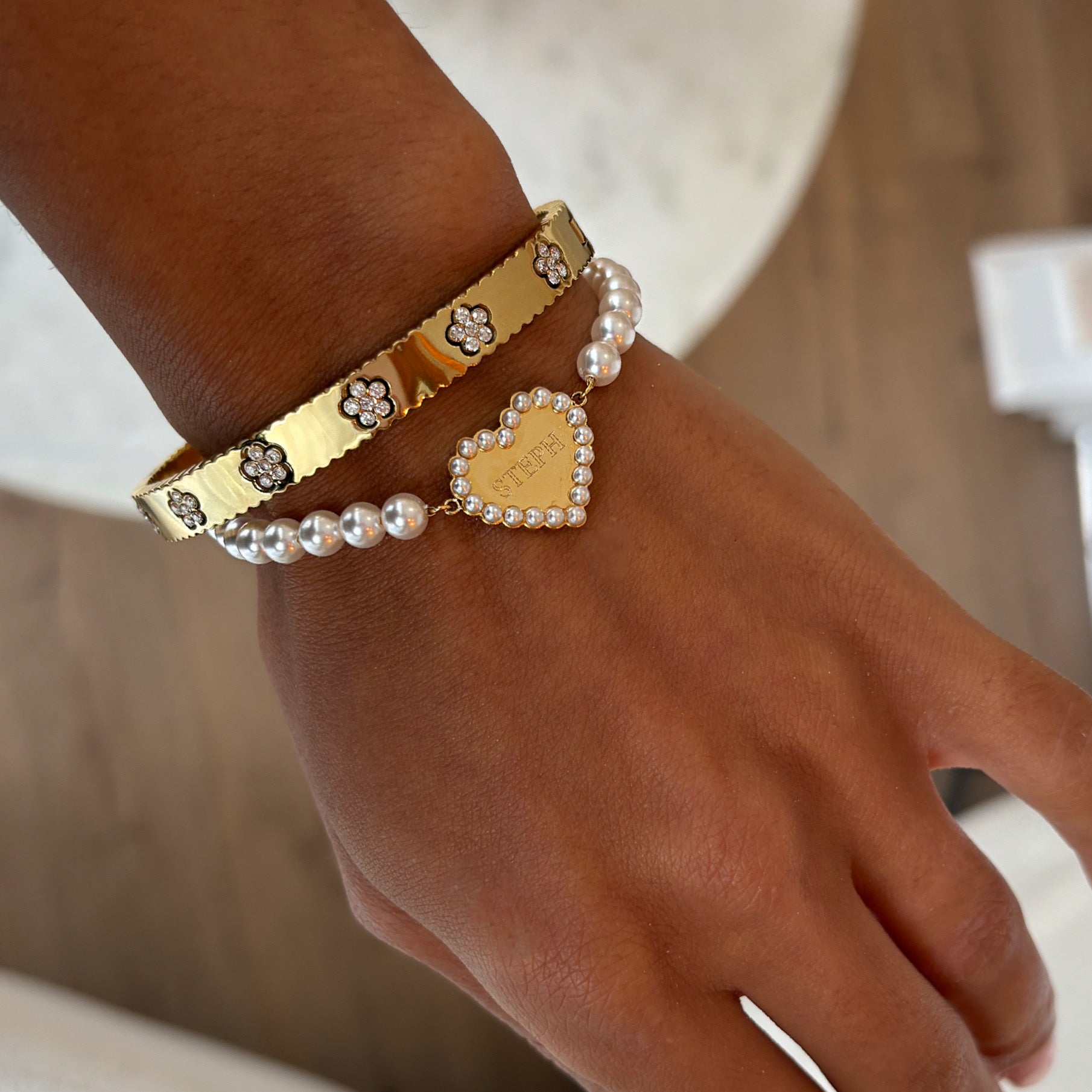 PULSERA DE CORAZÓN GRABABLE CON PERLAS